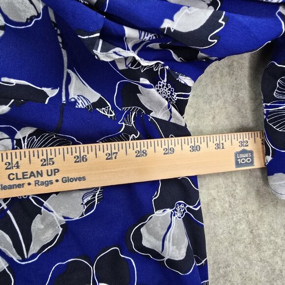 Lane Bryant Womens Floral Top Royal Blue Size 26/28 Polyester Bell Sleeve - Picture 9 of 9